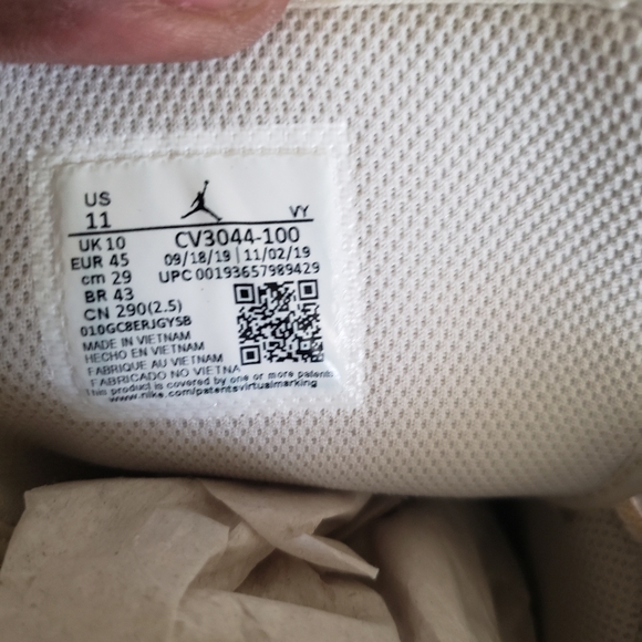 Jordan 1 Mid Milan Special edition Jordans immaculate condition and suedeproofer - Picture 10 of 14